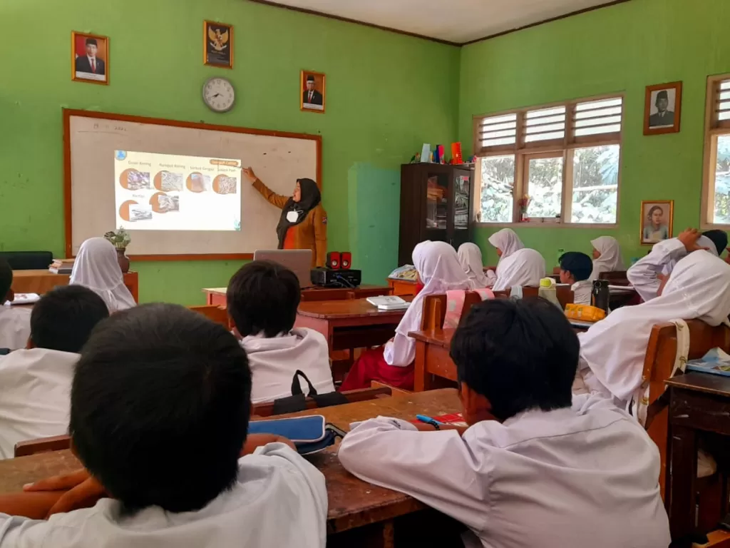 Krisis Literasi dan Numerasi: Alarm bagi Sistem Pendidikan Nasional Indonesia